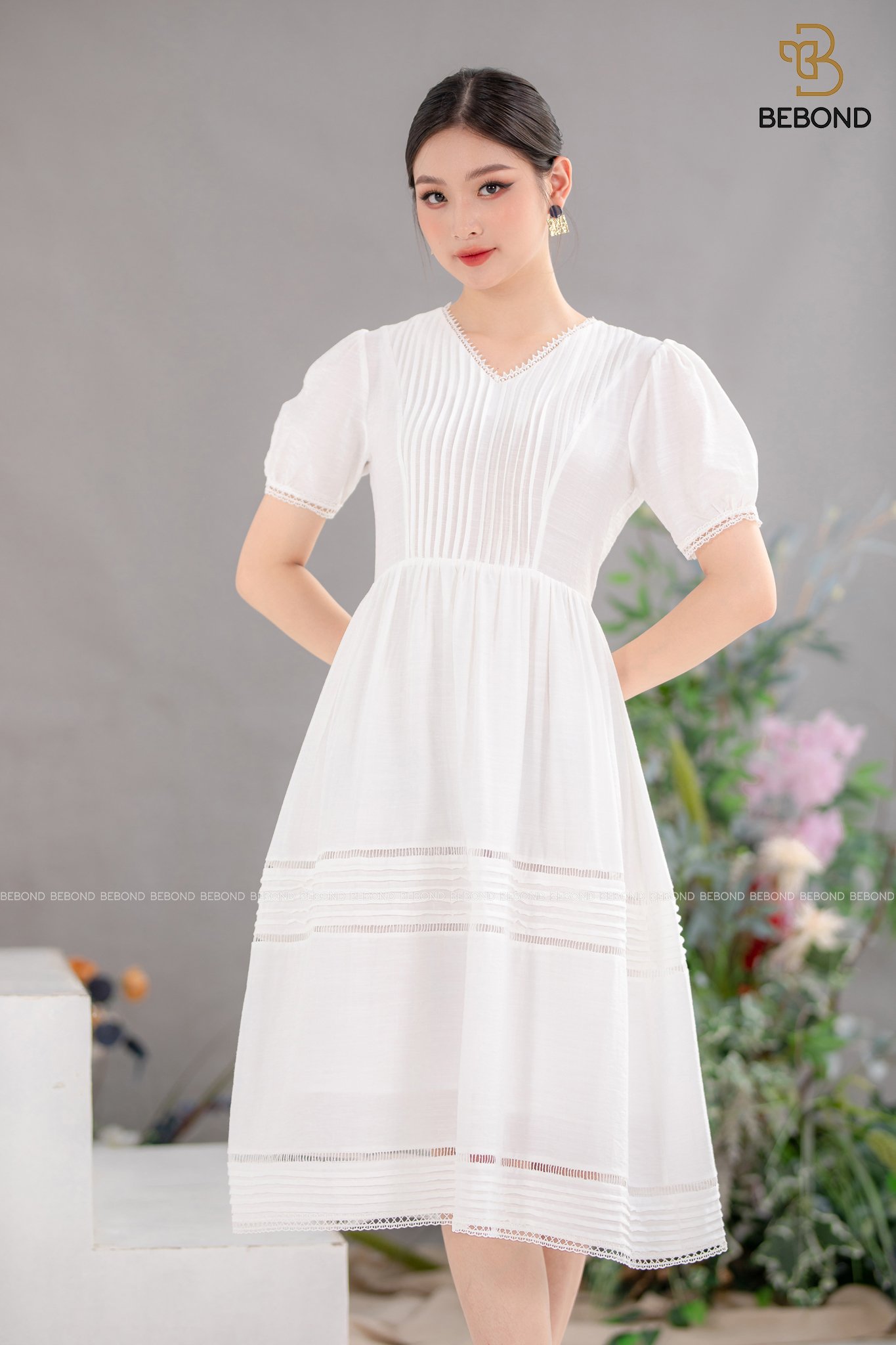 Đầm xòe cổ V màu TRẮNG - Yuna Dress