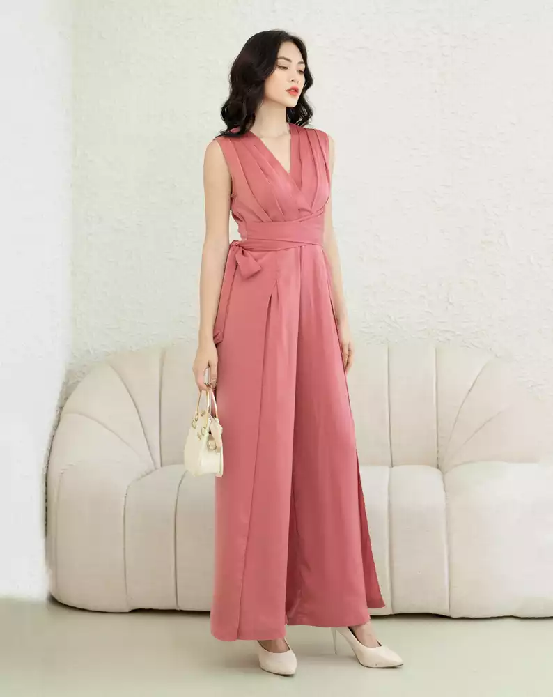 Jumpsuit xẻ tà cổ V ly ngực Hàn Quốc