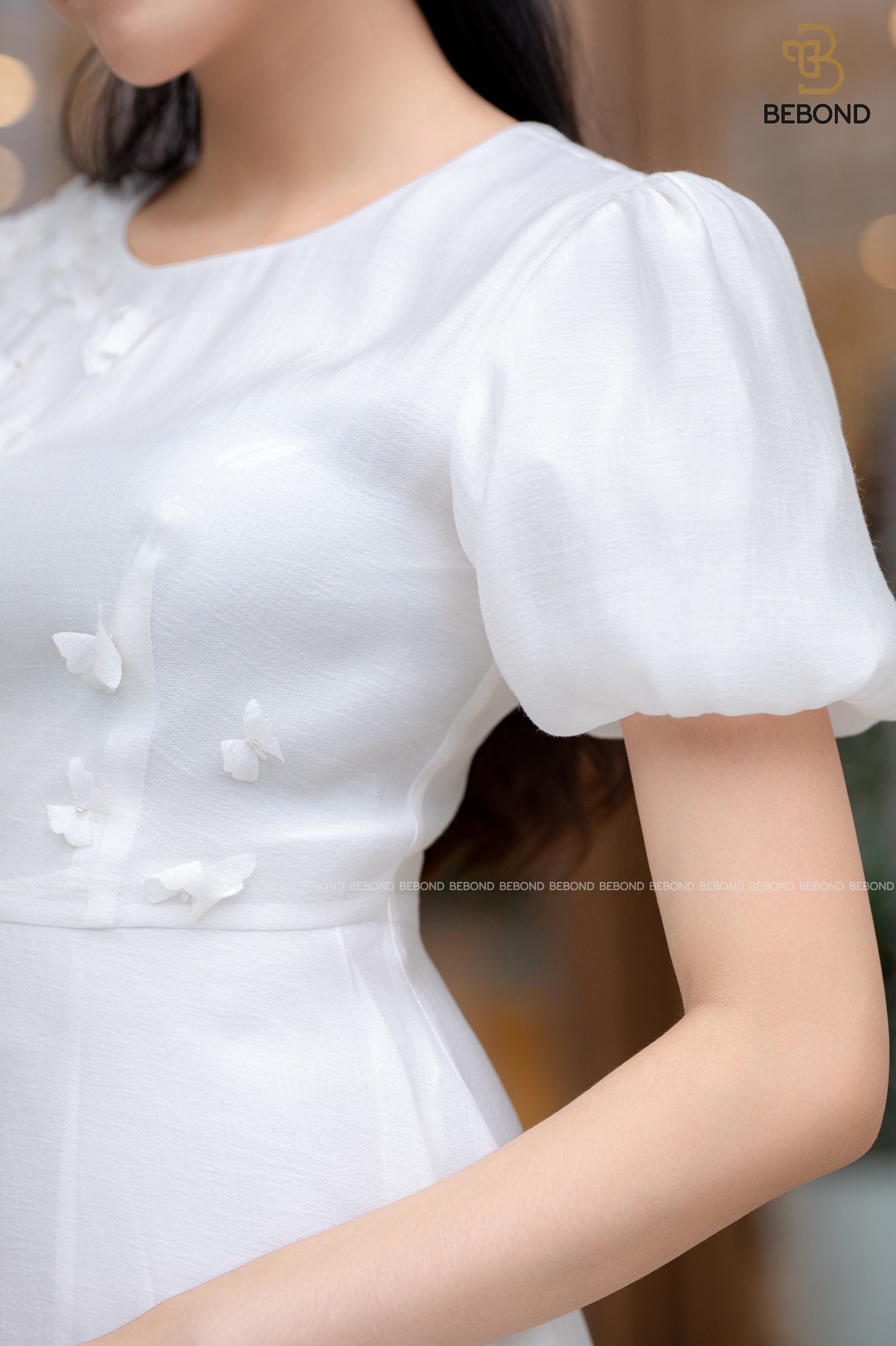 Đầm xòe  đính hoa màu trắng- RAYON