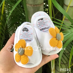 Sandal hoa cúc
