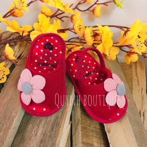 Sandal hoa cúc