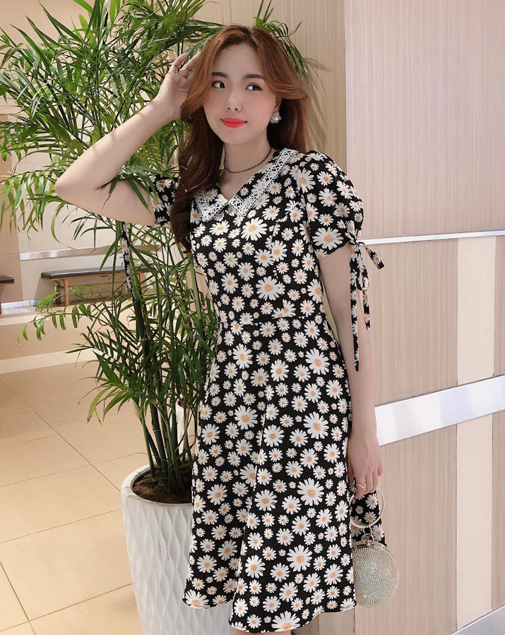 Đầm tiểu thư hoa cúc nơ tay cổ peter pan 